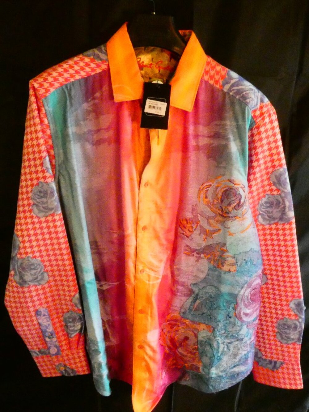 Robert Graham Limited Edition - The Head Turner